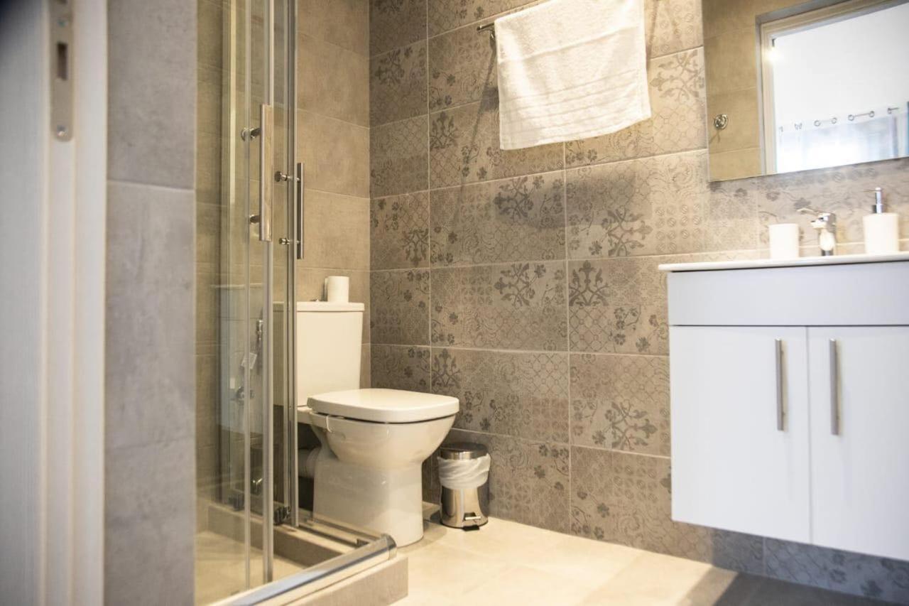 D&E Technopolis Apartments Athena Bagian luar foto